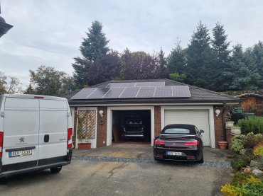 FVE Říčany u Prahy výkon 9,9 kW, GoodWe 10 K ET,   baterie Dyness T10,