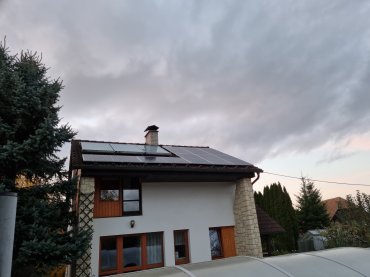 FVE Hodonín 6,370 kWp, Goodwe 8 K ET , baterie Dyness T 10, panely CS 455 Wp